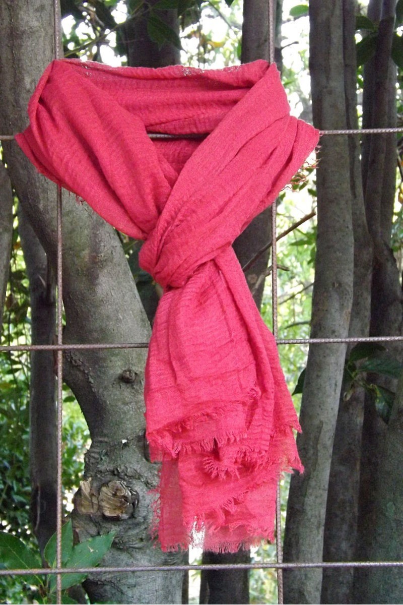 Foulard voile de coton framboise