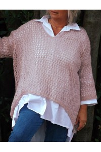 Pull ajouré Lucien oversize rose, chemise Camille et pantalon Roméo