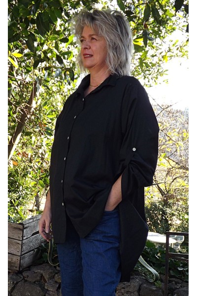 Chemise oversize Camille noire et jean Roméo