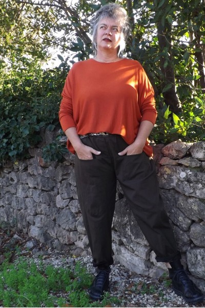 Pantalon Antonin et pull Auguste potiron.