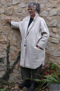 Manteau Ample Maille Bouclette beige pour Femme – Élégance et Confort